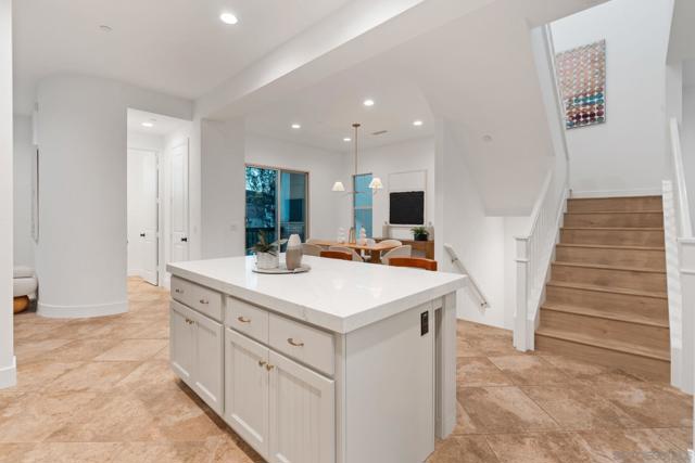 Image 11 of 45 For 674 Caylpso Pl