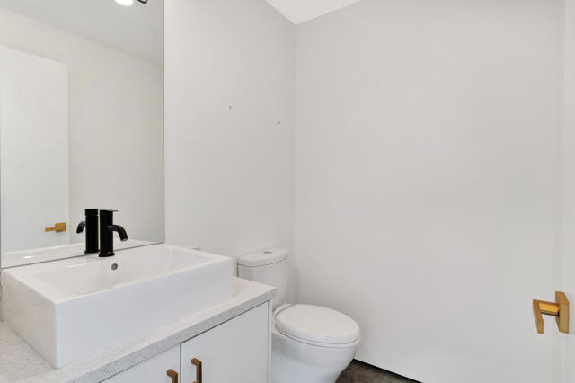 2703 Alexander Club Drive, Palm Springs CA: https://media.crmls.org/mediaz/bda0bac7-9935-4efa-affd-b2f0bb7306b6.jpg