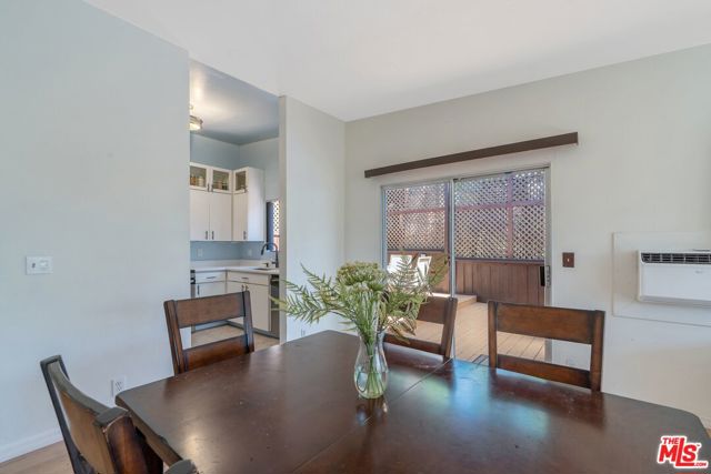 2160 Lake Shore Avenue, Los Angeles CA: https://media.crmls.org/mediaz/bda1b042-f0d7-41b7-8412-af4c7a8fb581.jpg