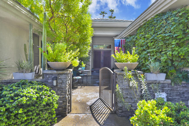 58 Sutton Place E, Palm Desert, CA 92211