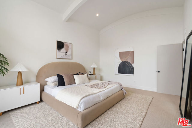 13245 Fiji Way, Marina del Rey CA: https://media.crmls.org/mediaz/bda2b50b-6129-4d8d-8bec-707525e63ba6.jpg