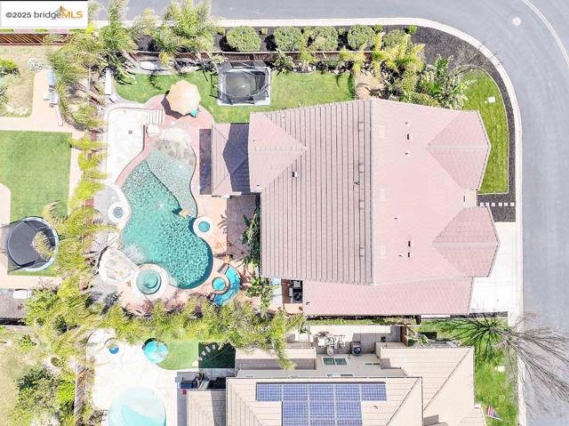 8065 Westport Circle, Discovery Bay CA: https://media.crmls.org/mediaz/bda352b6-7c28-44ad-b892-5fb5b2682ab5.jpg