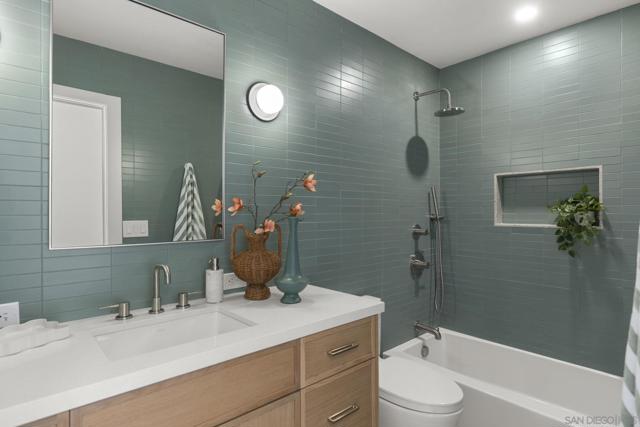 5851 Box Canyon, La Jolla CA: https://media.crmls.org/mediaz/bda3915b-0ffe-4826-800f-c99d9a1d786b.jpg