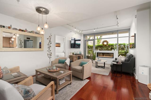 700 E St, San Diego, California 92101, 2 Bedrooms Bedrooms, ,2 BathroomsBathrooms,Condominium,For Sale,E St,230022978SD