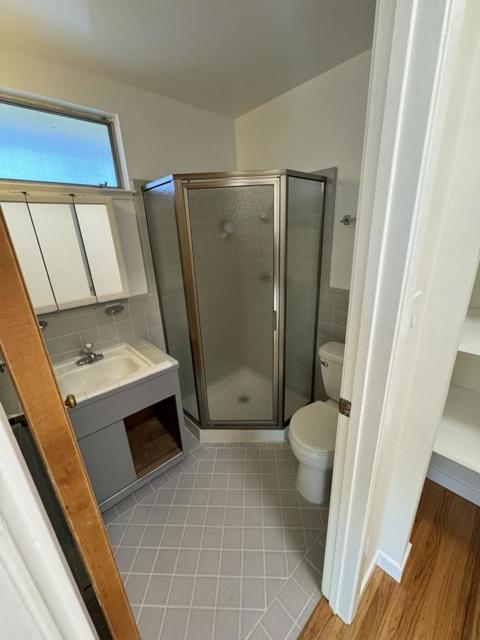 360 Eastmoor Avenue, Daly City CA: https://media.crmls.org/mediaz/bda453fd-d9c6-464d-81aa-4f9790b66bf5.jpg