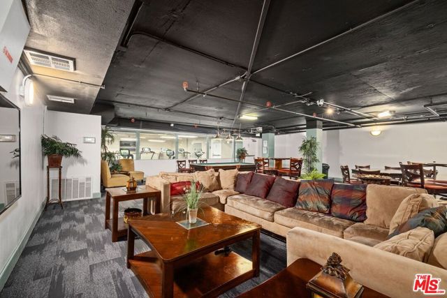 10982 Roebling Avenue, Los Angeles CA: https://media.crmls.org/mediaz/bda4fea0-1a67-4375-9cd1-a677a97656a4.jpg