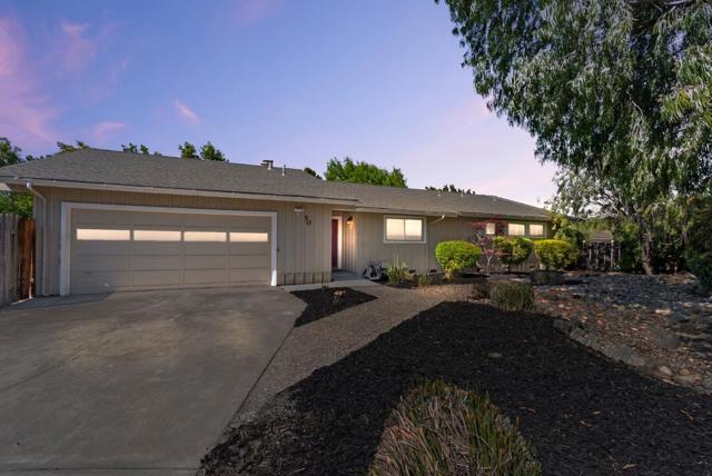 50 Florence Court, Hollister CA: https://media.crmls.org/mediaz/bda5165e-a2e6-4ce0-a878-4954b163851d.jpg