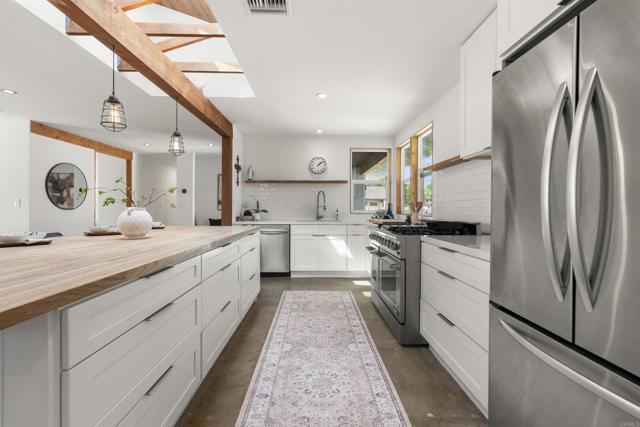 Detail Gallery Image 30 of 64 For 3235 Donna Dr, Carlsbad,  CA 92008 - 4 Beds | 2 Baths