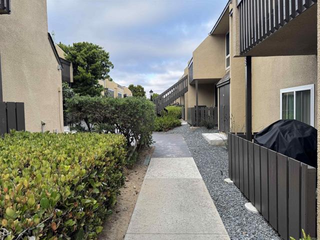 6333 Mount Ada Road, San Diego CA: https://media.crmls.org/mediaz/bda5caf9-d8d1-4bea-a8bb-9e770e8d9d81.jpg