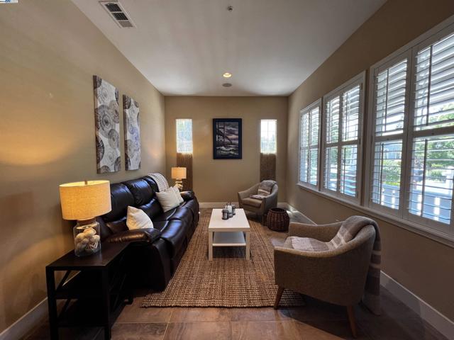2344 Treadwell St, Livermore CA: https://media.crmls.org/mediaz/bda5e2f5-30d1-4c67-bded-be813c9ca5f9.jpg
