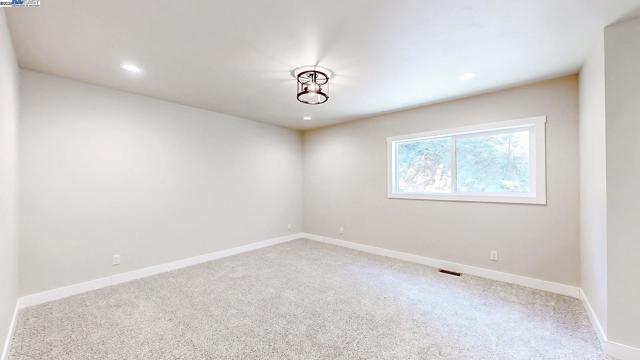 21451 Phoenix Lake Rd, Sonora CA: https://media.crmls.org/mediaz/bda60d41-0aaf-401c-a859-881f24cffb8a.jpg