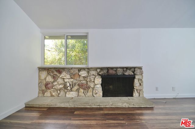 9342 Debra Avenue, North Hills CA: https://media.crmls.org/mediaz/bda6159b-eb64-4fc0-a418-69c1c4994282.jpg
