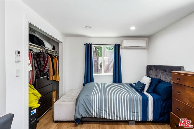 5342 Lemon Grove Avenue, Los Angeles CA: https://media.crmls.org/mediaz/bda68ec0-8f99-4507-bfd4-6775442026ef.jpg