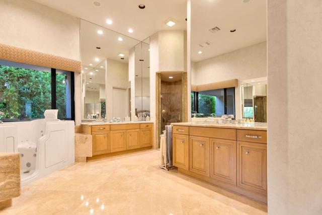 79465 Brookville, La Quinta CA: https://media.crmls.org/mediaz/bda70bea-90f0-4e15-a432-8792197273e5.jpg