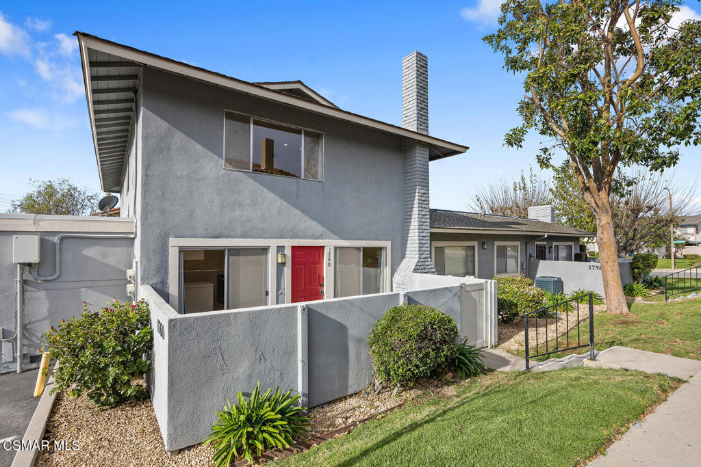 1760 E Avenida De Las Flores