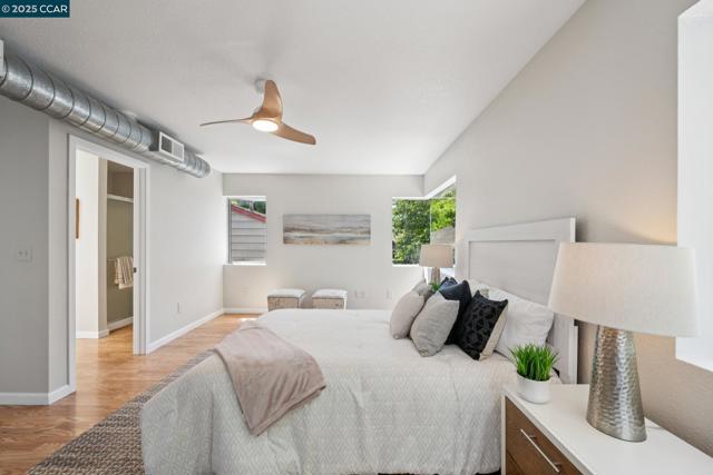 1017 45Th St, Emeryville CA: https://media.crmls.org/mediaz/bda927a2-05a1-46ac-929e-fbe716f6c997.jpg