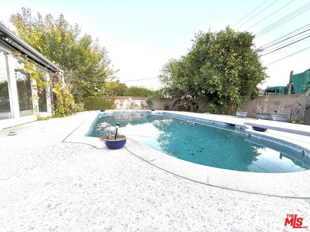 23744 Hartland Street, West Hills CA: https://media.crmls.org/mediaz/bda9749c-b008-488f-bb23-56493c70cd4c.jpg