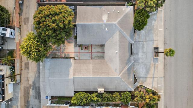 640 Fernwood Drive, Oxnard CA: https://media.crmls.org/mediaz/bda97b6c-3e8e-405f-9449-05815f558eb1.jpg
