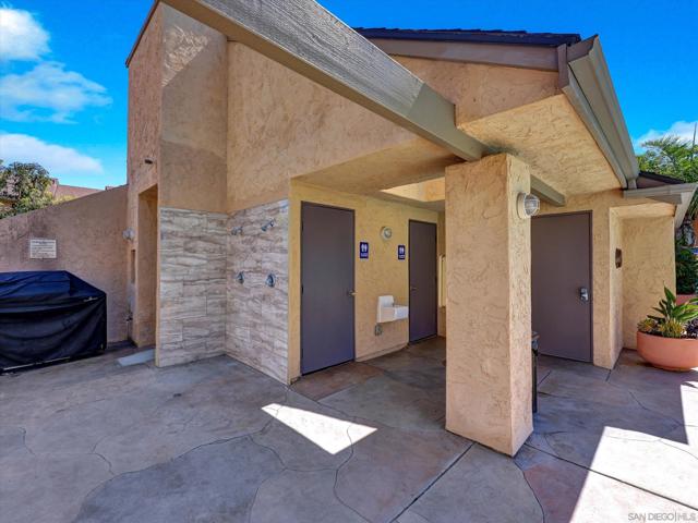 8995 Via Andar, San Diego CA: https://media.crmls.org/mediaz/bdabb2b6-9bcd-4f60-9053-c53ae677e1f2.jpg