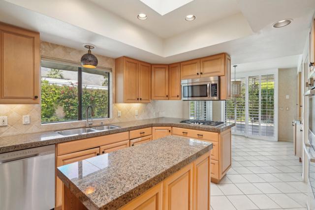 1540 E Sierra Way, Palm Springs CA: https://media.crmls.org/mediaz/bdabdff2-5cfd-4284-9b86-45c9b789e1da.jpg