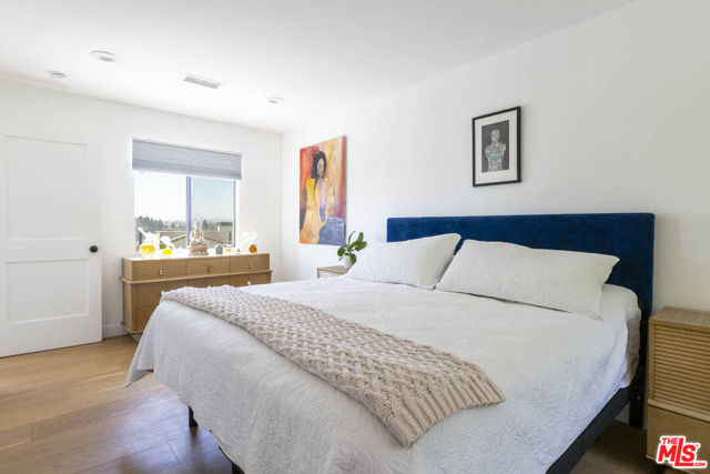 1226 Stone Street, Los Angeles CA: https://media.crmls.org/mediaz/bdac1517-1cbd-4e0f-880b-f0cb8067627c.jpg