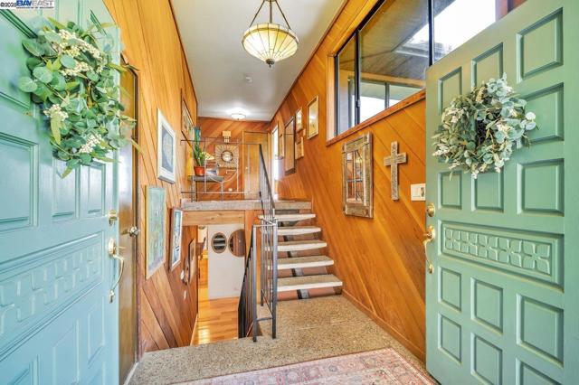 31865 Chicoine Ave, Hayward CA: https://media.crmls.org/mediaz/bdac19d3-ecb8-411a-b119-2616f4113b44.jpg