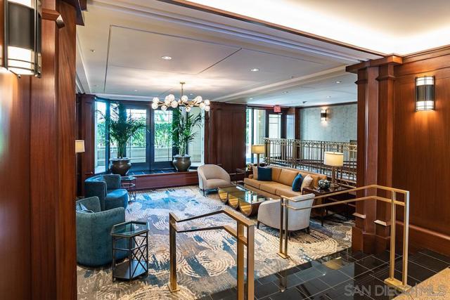 500 W Harbor Dr, San Diego CA: https://media.crmls.org/mediaz/bdac2dfd-7c1b-4ee5-b675-6d1323ce551e.jpg