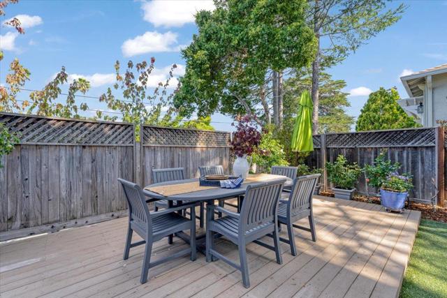 513 Hill Street, Capitola CA: https://media.crmls.org/mediaz/bdacdddd-12dd-4873-9200-0f401e2d4683.jpg