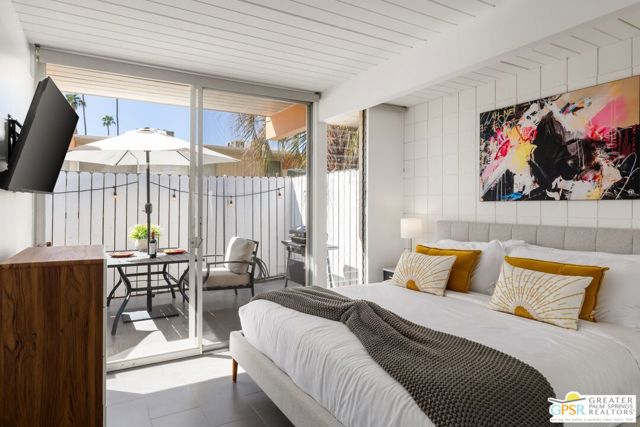 1111 E Palm Canyon Drive #307, Palm Springs, CA 92264