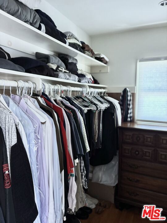 22491 Domingo Road, Woodland Hills CA: https://media.crmls.org/mediaz/bdadcc16-b446-4568-95b8-65ed04d2f353.jpg