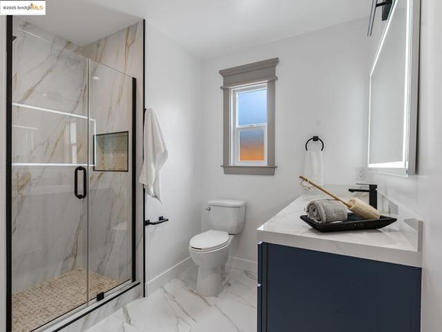 1415 10Th St, Berkeley CA: https://media.crmls.org/mediaz/bdadf557-1a8e-4c97-a8fc-badc27a4cbbf.jpg