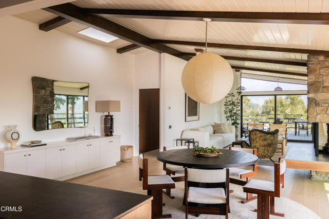 945 Linda Vista Avenue, Pasadena CA: https://media.crmls.org/mediaz/bdae232b-a8df-4e12-9651-c128f0121f82.jpg