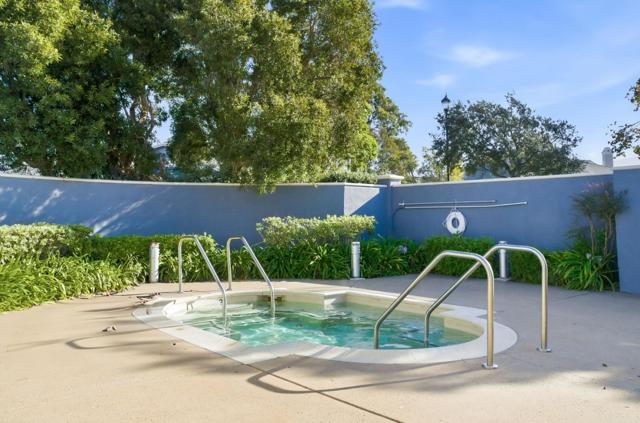 134 Cliff Swallow Court, Brisbane CA: https://media.crmls.org/mediaz/bdae3a8b-e0e2-4d2d-b40d-6d742a42ab62.jpg