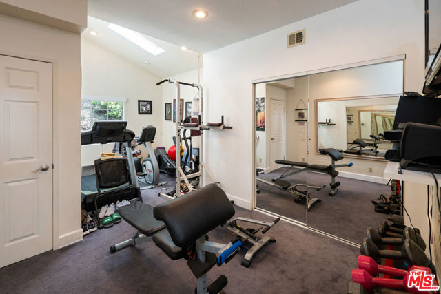 22205 Dardenne Street, Calabasas CA: https://media.crmls.org/mediaz/bdae4459-614b-4ed6-874f-9ae016f02085.jpg