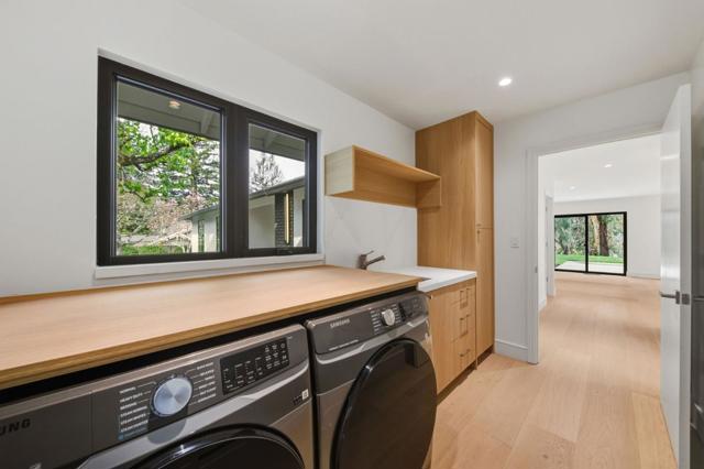 340 Arden Road, Hillsborough CA: https://media.crmls.org/mediaz/bdaf091f-bc28-4779-bcca-e46fe7b63e17.jpg