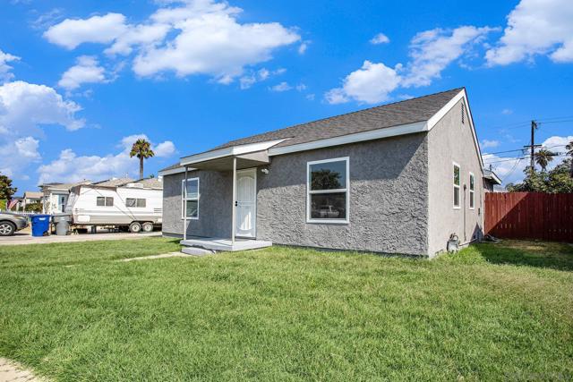 634 Spruce Ave, Imperial Beach CA: https://media.crmls.org/mediaz/bdb01b48-41e2-46ef-aa73-f453bac2519e.jpg