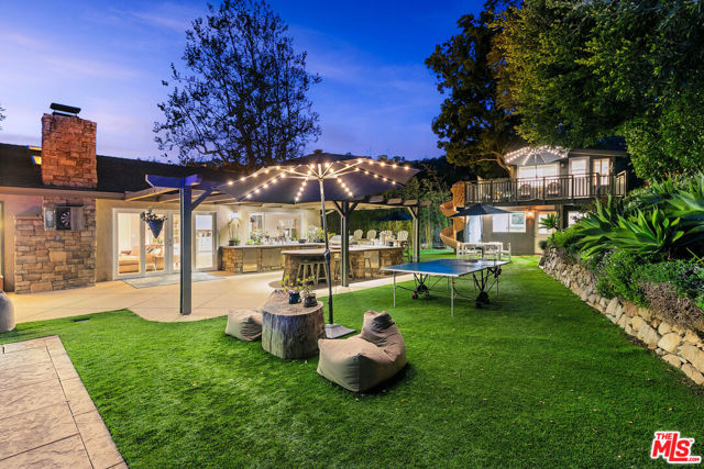 30603 El Sueno Drive, Malibu CA: https://media.crmls.org/mediaz/bdb056a9-12a1-42eb-85f7-2be3db62d422.jpg