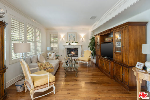 26841 Greenleaf Court, Valencia CA: https://media.crmls.org/mediaz/bdb06e8d-46cd-4419-a7f0-11c55be381a7.jpg