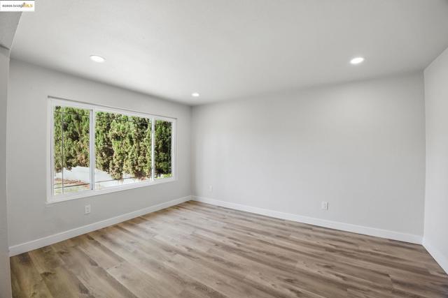 96 Coral Ln, Suisun City CA: https://media.crmls.org/mediaz/bdb14284-763c-4cb6-91b4-303556f9dbbc.jpg