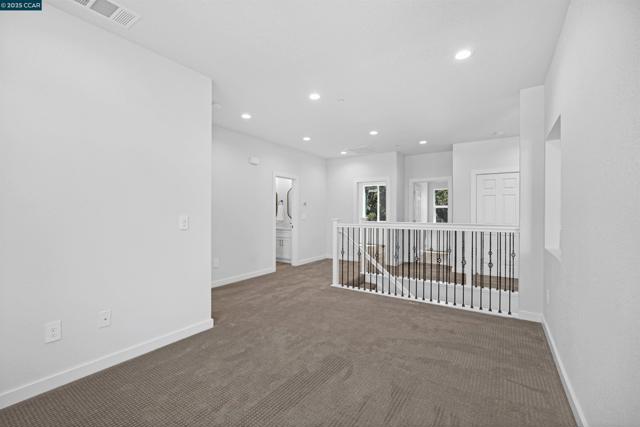 2722 Cowell Rd, Concord CA: https://media.crmls.org/mediaz/bdb1d7c9-6e99-4527-bd9c-e9f6fcac498e.jpg