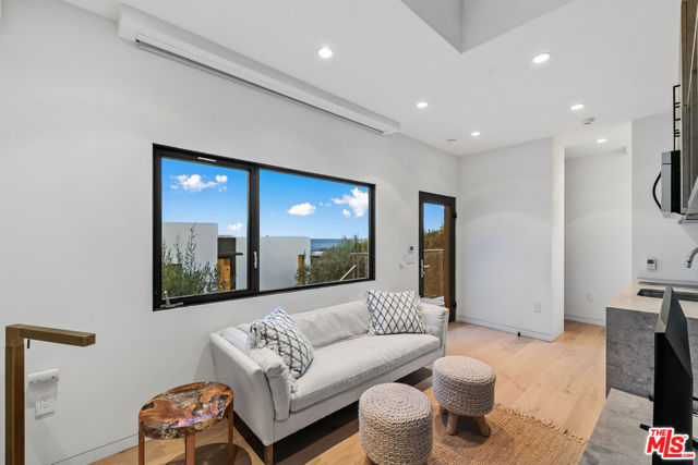 24146 Malibu Road, Malibu CA: https://media.crmls.org/mediaz/bdb1f3a4-8839-4207-9aed-eb88e7619d21.jpg