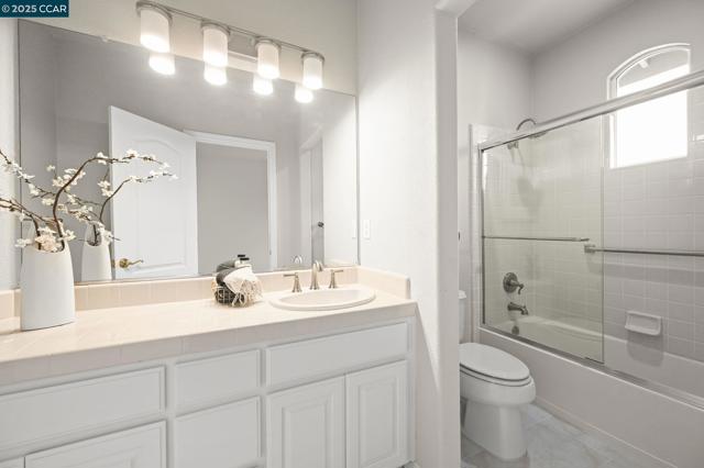 303 Ensley Court, Alamo CA: https://media.crmls.org/mediaz/bdb1ff41-b8bc-4f3d-8e05-220f76add11e.jpg