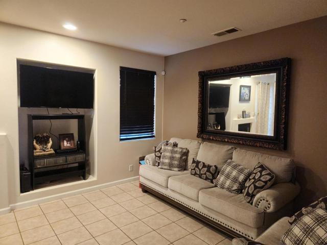 1875 Lancashire Drive, Salinas CA: https://media.crmls.org/mediaz/bdb222f9-0c39-48d3-917e-97dfc8f2b3f3.jpg