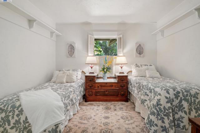 419 Burkhard Rd, Patterson CA: https://media.crmls.org/mediaz/bdb23abe-66a8-44fa-824c-8eb0b5642ba7.jpg