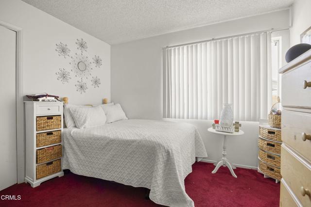 1401 Glenwood Drive, Oxnard CA: https://media.crmls.org/mediaz/bdb23cfe-c4eb-441e-9698-1c0b8133ff27.jpg