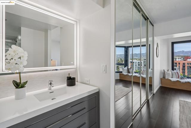 6363 Christie Ave, Emeryville CA: https://media.crmls.org/mediaz/bdb26a25-0652-4485-97dc-c51842b48f9d.jpg