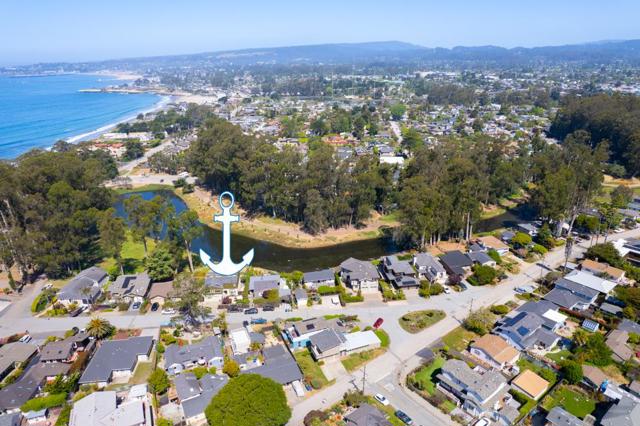 143 Moran Way, Santa Cruz CA: https://media.crmls.org/mediaz/bdb30716-7cd8-42d1-8c27-8551917cebc4.jpg