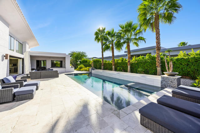 1 Via Merenda, Rancho Mirage CA: https://media.crmls.org/mediaz/bdb31eb5-4083-4261-b571-2bf7c02319ac.jpg