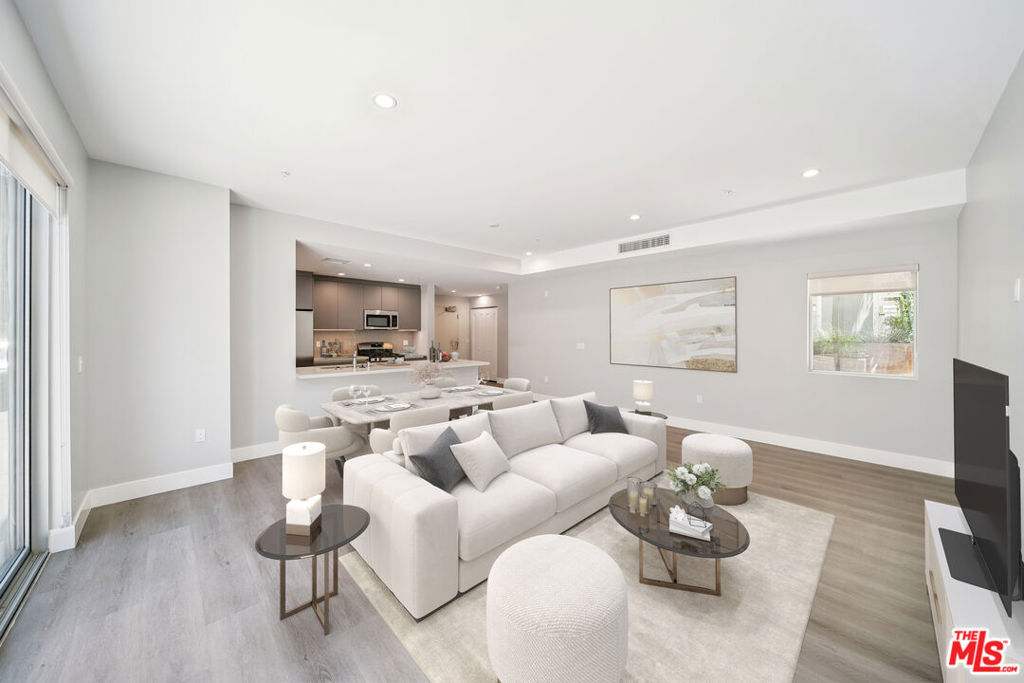 1223 N Hayworth Avenue #4