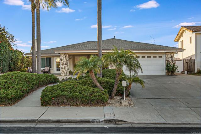 Detail Gallery Image 2 of 24 For 7623 Primavera Way, Carlsbad,  CA 92009 - 6 Beds | 2 Baths